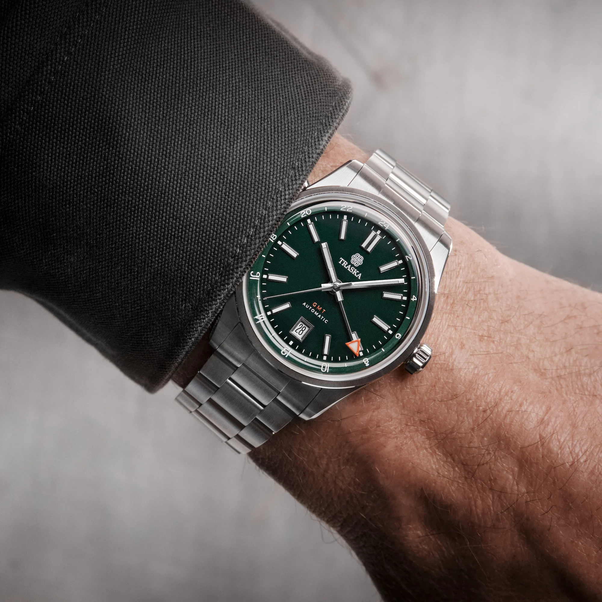 Venturer GMT Bottle Green - Image 8
